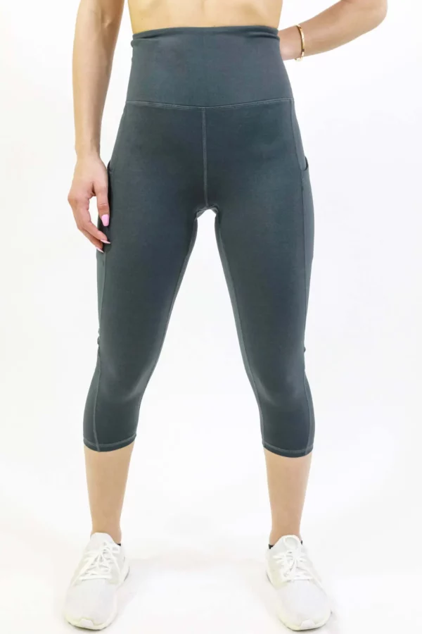 Seajoy Athletic High-Waisted Capri Leggings with Hip Pockets - Image 17